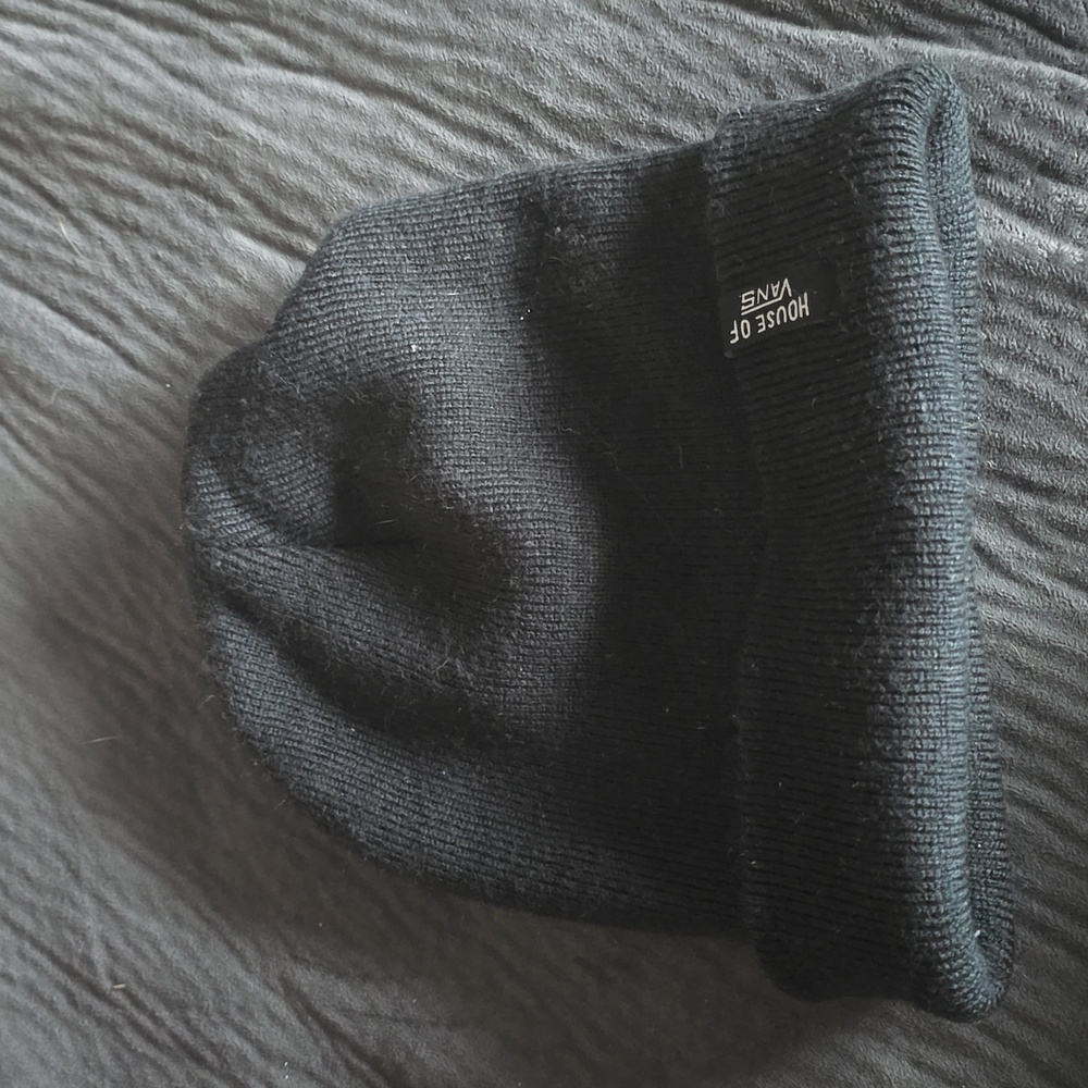 House of Vans Black Knit Skull Beanie Cap Hat